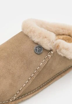 Birkenstock Zermatt Premium Unisex - Pantuflas - Taupe -Birkenstock Ventas 2025 59f1a0eac53d4aaca25d86b7f2832a75