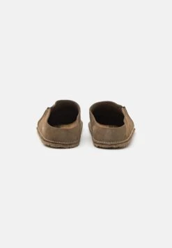Birkenstock Zermatt Premium- Pantuflas - Gray Taupe 8 Birkenstock Zermatt Premium- Pantuflas - Gray Taupe -Birkenstock Ventas 2025 a99e64e066fe40f5a82b293df8995383