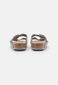 Birkenstock Arizona Soft Footbed Unisex - Pantuflas - Stone Coin 8 Birkenstock Arizona Soft Footbed Unisex - Pantuflas - Stone Coin -Birkenstock Ventas 2025 dd8fc7ef796a4c02bf83ba44630b36be