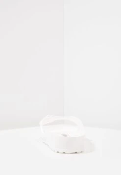 Birkenstock Madrid - Pantuflas - White 9 Birkenstock Madrid - Pantuflas - White -Birkenstock Ventas 2025 f930d0bfa73344c6858e594838de15ab